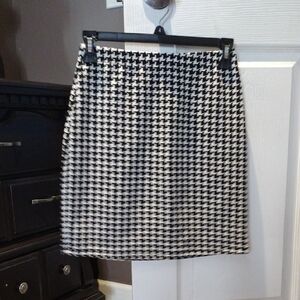 Classic Black and White Houndstooth Skirt